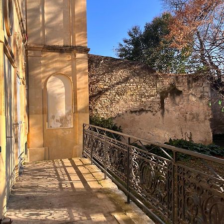 Le Studio Des Carmes Nîmes Exteriör bild
