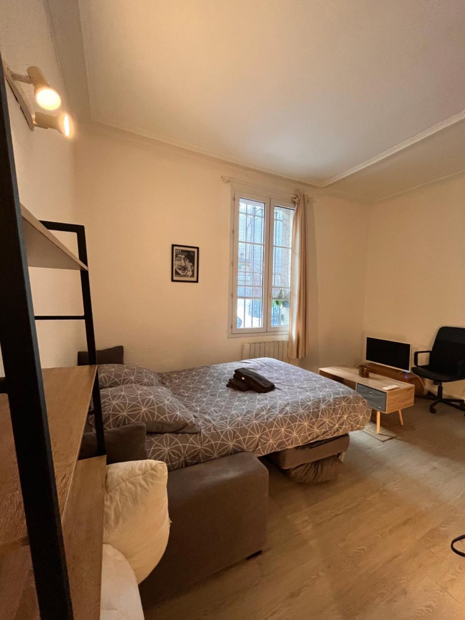 Le Studio Des Carmes Nîmes Exteriör bild