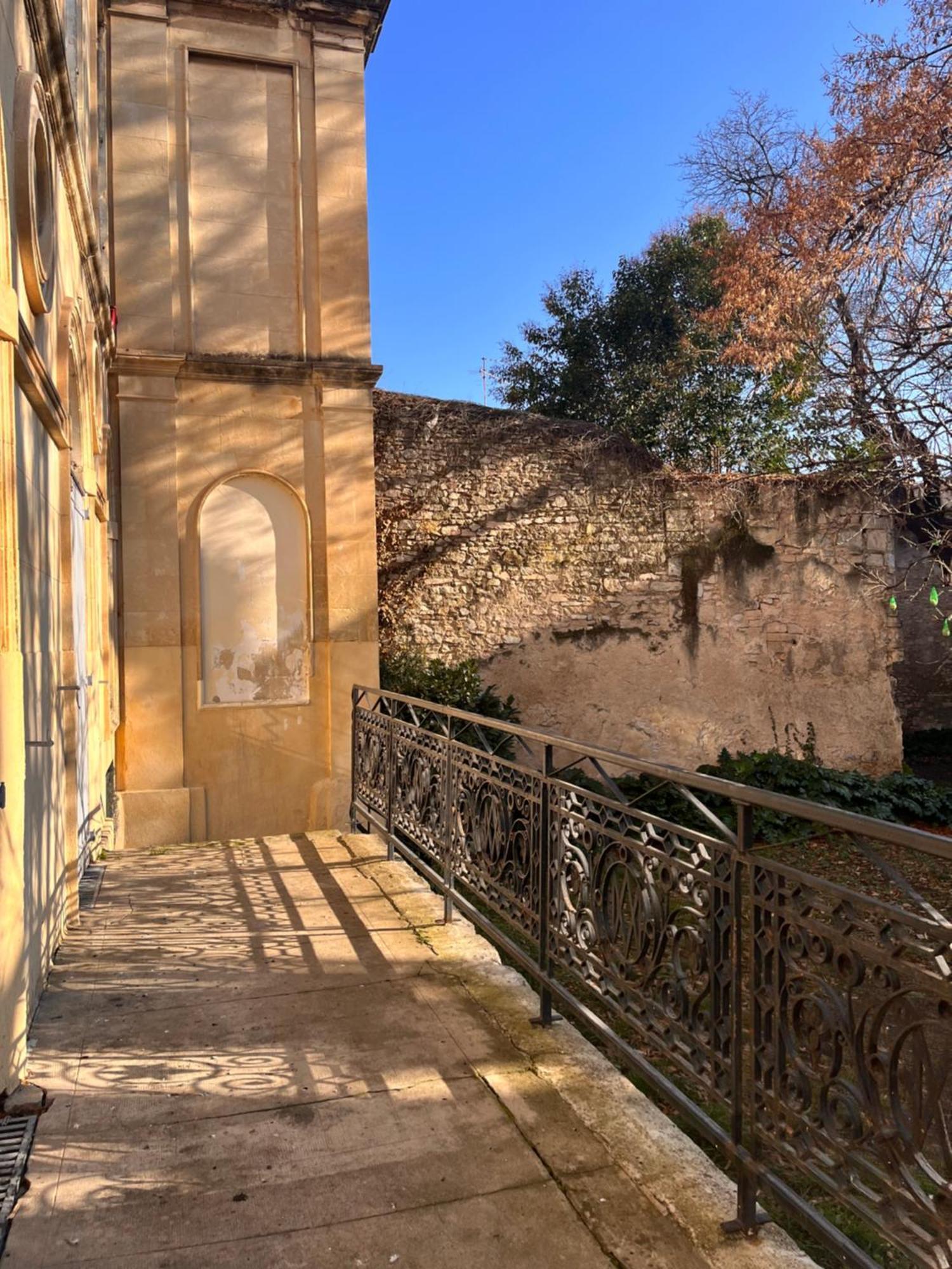 Le Studio Des Carmes Nîmes Exteriör bild