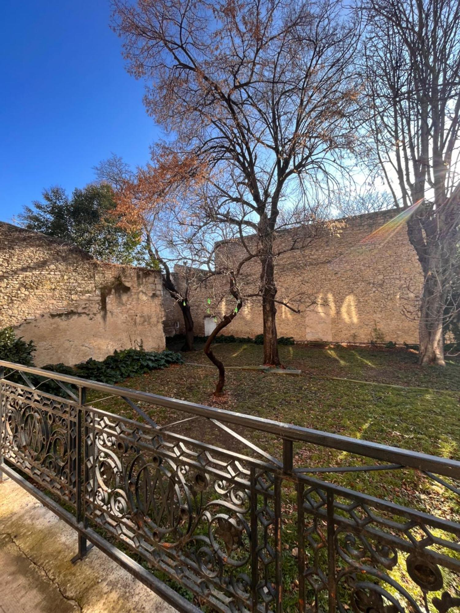 Le Studio Des Carmes Nîmes Exteriör bild